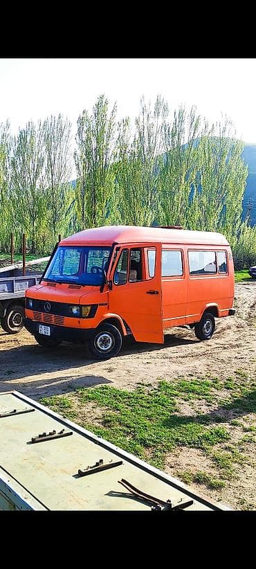 Mercedes-Benz : 1989 г., Механика, Дизель, Фургон