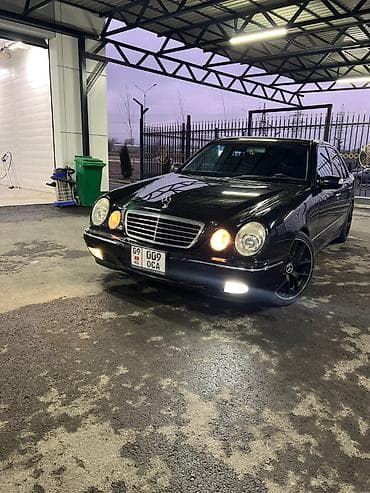 range rover vogue: Mercedes-Benz E-Class: 2001 г., 4.3 л, Автомат, Бензин, Седан — 1