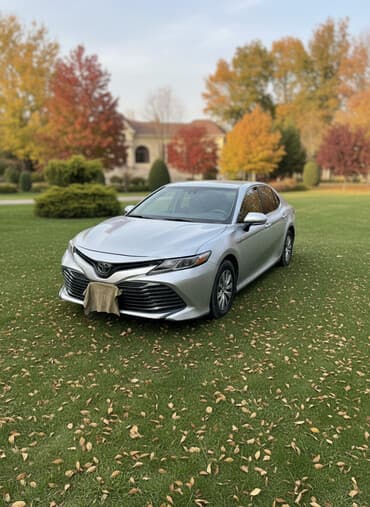 Toyota Camry: 2018 г., 2.5 л, Вариатор, Гибрид, Седан at lalafo.kg Toyota Camry: 2018 г., 2.5 л, Вариатор, Гибрид, Седан