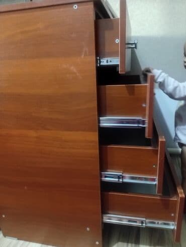 компьютердик стол: Кийим үчүн комод, Колдонулган, Күзгүсүз, ЛДСП, түсү - Күрөң, Өзү алып кетүү — 4