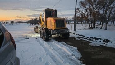 тягач двух мостовой: Услуги спецтехники, автогрейдер,экскаватор,автосамосвал,вибро катки — 3