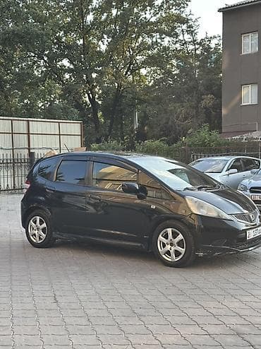 Продажа авто: Honda Fit: 2008 г., 1.3 л, Автомат, Бензин, Хэтчбэк — 2