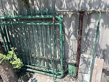 вешалка для одежды напольная металлическая: Металлические распашные ворота и секция ограждения. Комплект: - 2 — 2