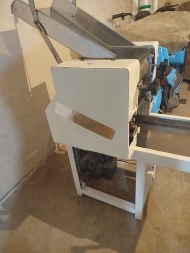 швейная машинка маленькая б у: Тестораскаточная машинка. Лапшерезка — 1