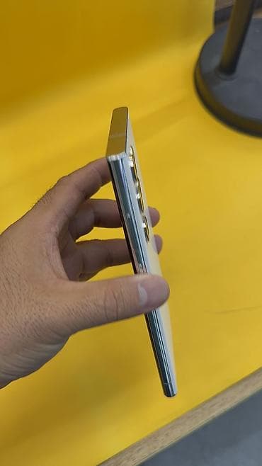 galaxy a70: Samsung Galaxy S22 Ultra, Б/у, 256 ГБ, 1 SIM — 10