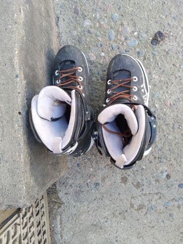 продаю связи с переездом: Ролики (чёрные) — 2