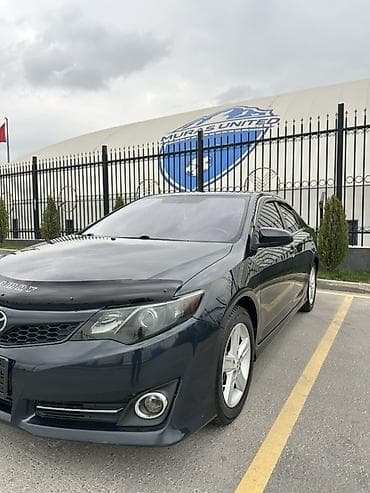 малометражка машина: Toyota Camry: 2012 г., 2.5 л, Автомат, Бензин, Седан — 3