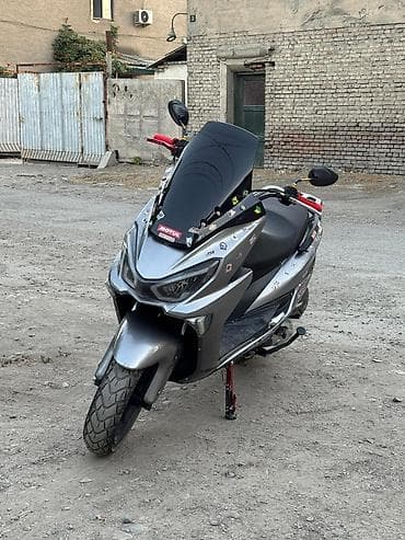 Скутеры: Макси-скутер 150 куб. см, Бензин, Б/у — 3