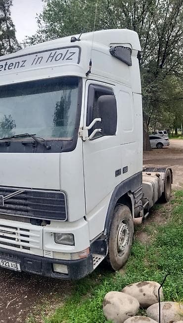 трактыр 40: Тягач, Volvo, Тентованный — 2