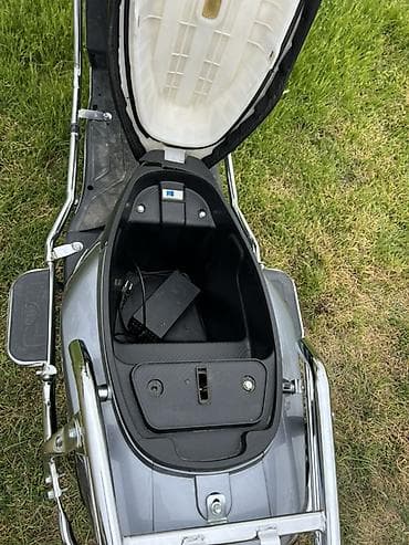 Скутер Skymarx 11, серый цвет. Особенности и оснащение: - Двигатель — 5