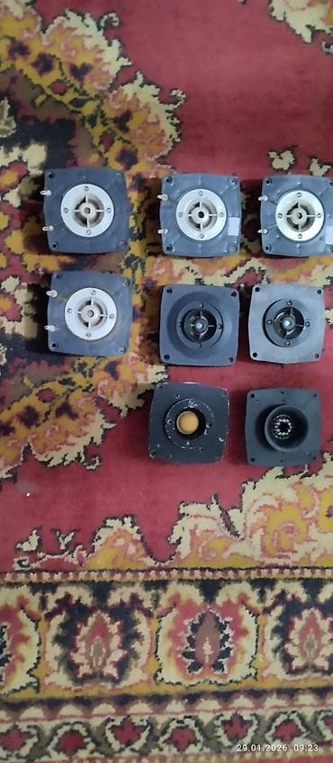 Колонки 1картинка - вч динамики верхнии 6шт рабочии,нижняя пара at lalafo.kg Колонки 1картинка - вч динамики верхнии 6шт рабочии,нижняя пара