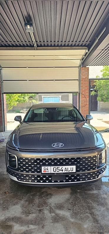 geely galaxy e5: Hyundai Grandeur: 2022 г., Седан — 1