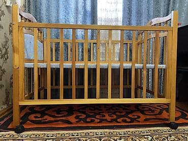 Мебель: Детская односпальная кровать, Б/у, Для девочки, Для мальчика, С матрасом, Дерево — 2