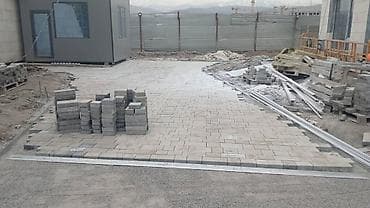 bravo build: Укладка тротуарной плитки и брусчатки под ключ Брусчатка коёбуз — 4