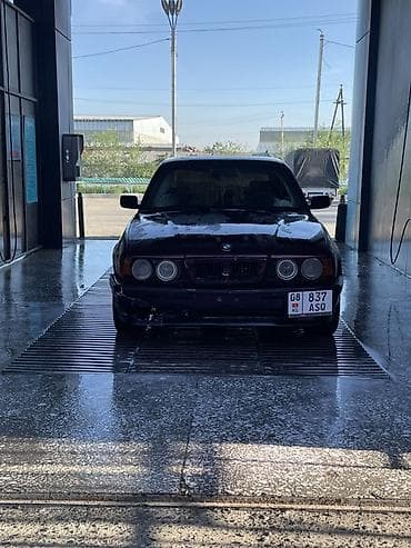 Унаа сатуу: BMW 5 series: 1993 г., 2.5 л, Кол менен иштөөчү, Бензин, Седан — 3