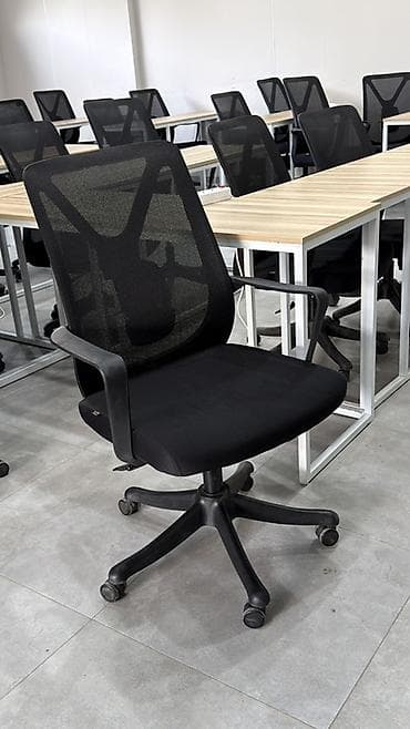 кресла качалки: Офисное кресло, Б/у, С колесиками, цвет - Черный, Самовывоз — 1