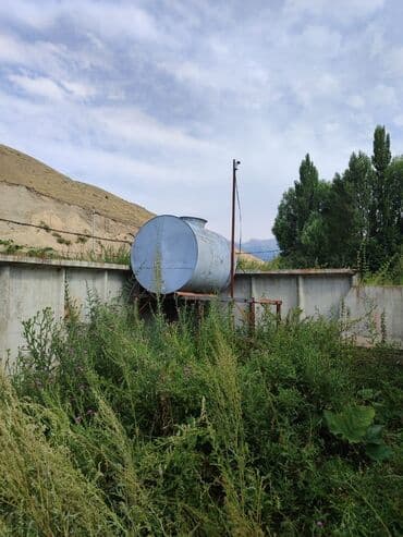бишкек квартира берилет: Продаётся земельный участок 30 соток. На территории имеется здания 500 — 5