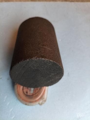 Графитовый цилиндрический электрод/заготовка Описание: - Материал