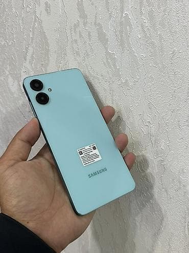 Samsung Galaxy A06, Колдонулган, 128 ГБ, түсү - Жашыл, 2 SIM
