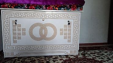 бишкек ёлка: Продается "САНДЫК"(Сундук) почти новое, состояние отличное, кремого — 3