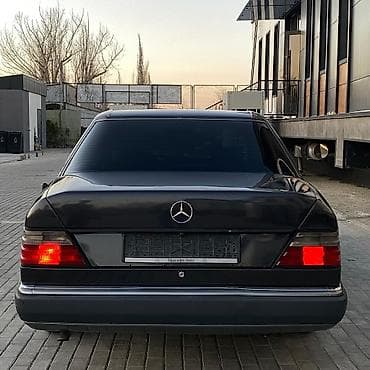 class: Mercedes-Benz W124: 1992 г., 2.3 л, Механика, Бензин, Седан — 4