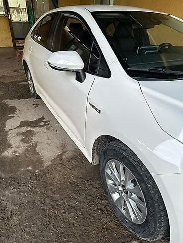 byd e2 2019: Toyota Corolla: 2019 г., Автомат, Гибрид, Седан — 3