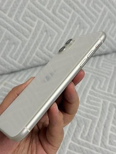 i3 9: IPhone 11, Б/у, 64 ГБ, Белый, Защитное стекло, Чехол, 75 % — 6