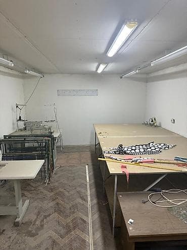 гараж ахунбаева: Продаётся частный дом Арча Бешик от Ахунбаева 300 метров, новая — 10