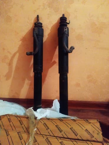 полированный машинка: Продам оригинальный амортизатор на gx470 в отличном состоянии — 2