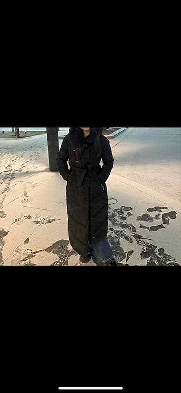 Длинный женский пуховик/пальто-пуховик, черного цвета. - Длина