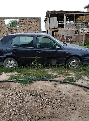 Volkswagen Golf: 1994 г., 1.4 л, Кол менен иштөөчү, Бензин, Хетчбек — 2