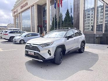 Toyota RAV4: 2019 г., 2.5 л, Автомат, Гибрид, Кроссовер