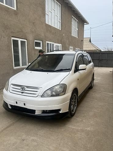 Toyota: Toyota Ipsum: 2002 г., 2.4 л, Автомат, Минивэн — 2
