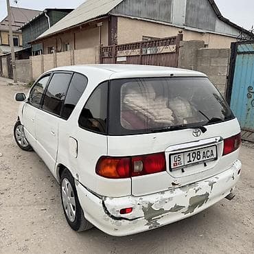 Toyota Ipsum: 1998 г., Универсал