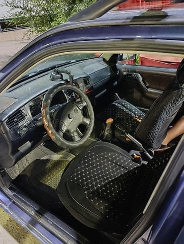 kirgiz auto: Volkswagen Golf: 1995 г., 1.6 л, Механика, Бензин, Хэтчбэк — 6
