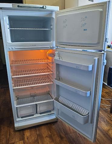 Электрогрили: Холодильник Indesit, Б/у, Двухкамерный, De frost (капельный), 60 * 150 * 60 — 2