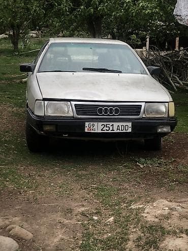Audi 100: 1986 г., 2.3 л, Механика, Бензин, Седан — 3
