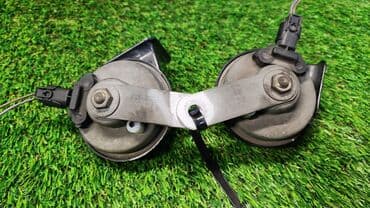 e39: Звуковой сигнал Марка: BMW Модель: 525i Год: Кузов: e39 LCi — 4