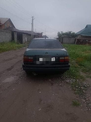 Транспорт: Volkswagen Passat: 1989 г., 1.8 л, Кол менен иштөөчү, Седан — 1