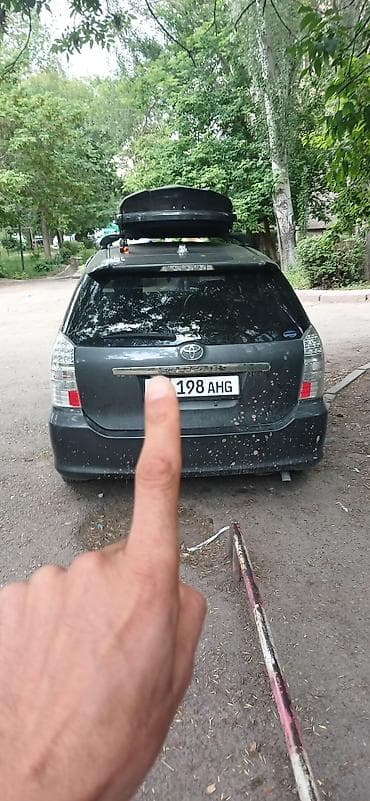 Toyota WISH: 2004 г., Автомат, Бензин, Универсал — 3