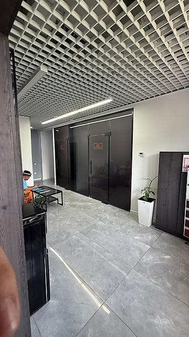 испания: Аренда офисов, 326 м², В жилом комплексе, 1 линия, С оборудованием, С отдельной кухней — 5