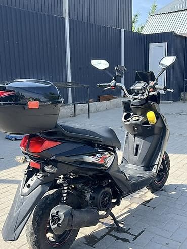 Скутеры: Скутер 50–150 см³ (визуально класс «спорт»), черный. Особенности и — 3