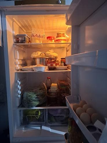 вода апарат: Холодильник Indesit, класс энергоэффективности B. - Двухкамерный — 3