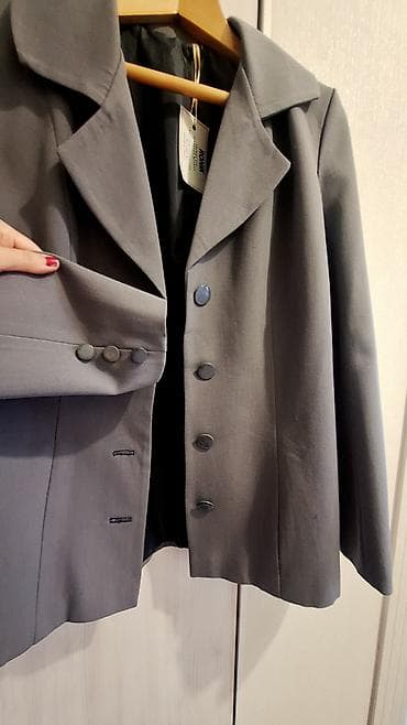 Жеке буюмдар: Юбка менен костюм, Юбканын модели: Түз, Мини, Пиджак, БАЭ, M — 1