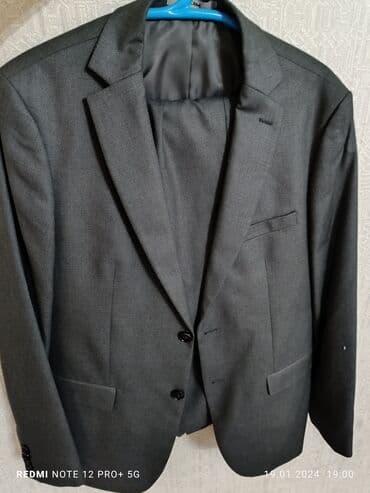 Продаются костюмы. Состояние отличное раз 56. носил 4раза