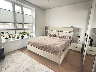 дом в стиле хайтек: Продается одноэтажный жилой дом в стиле хай‑тек, ж/м Колмо. Общая — 1