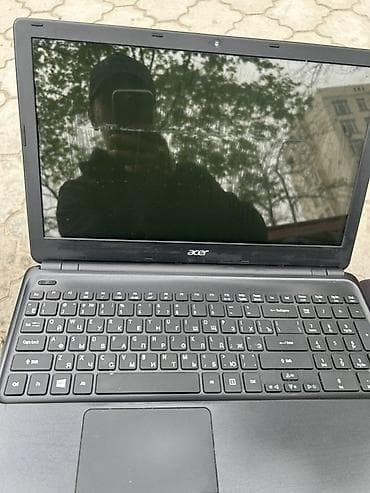 экран монитор: Ноутбук Acer - Экран: матовое покрытие, веб‑камера по центру — 1