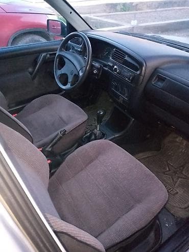 вента машына: Volkswagen Vento: 1992 г., 1.8 л, Механика, Бензин, Седан — 4