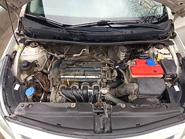 ravon spark: Hyundai Solaris: 2014 г., 1.6 л, Ручные, Бензин, Хэтчбэк — 1