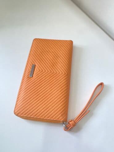 Кошелёк клатч Parfois, отличное состояние at lalafo.kg Кошелёк клатч Parfois, отличное состояние